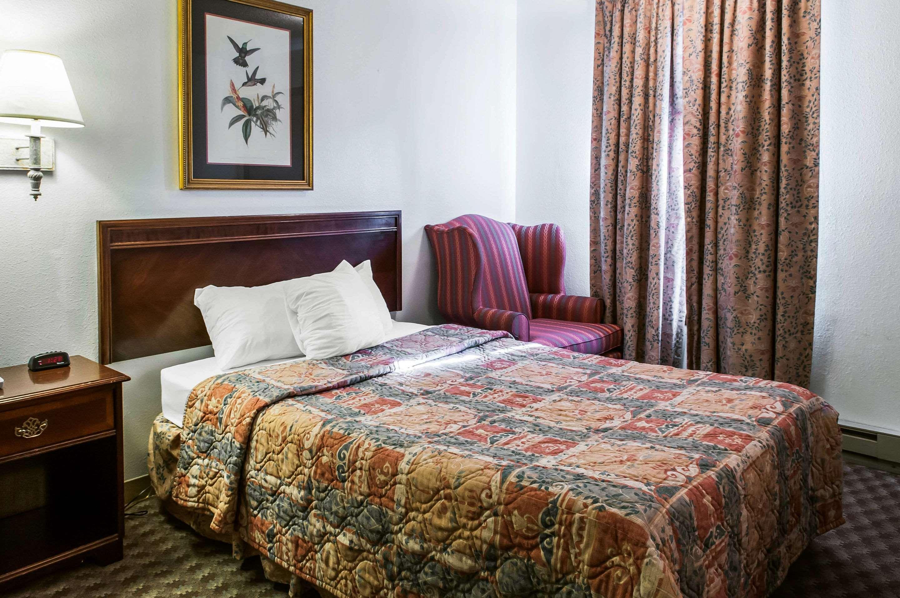 Econo Lodge Eagle Nest Dış mekan fotoğraf