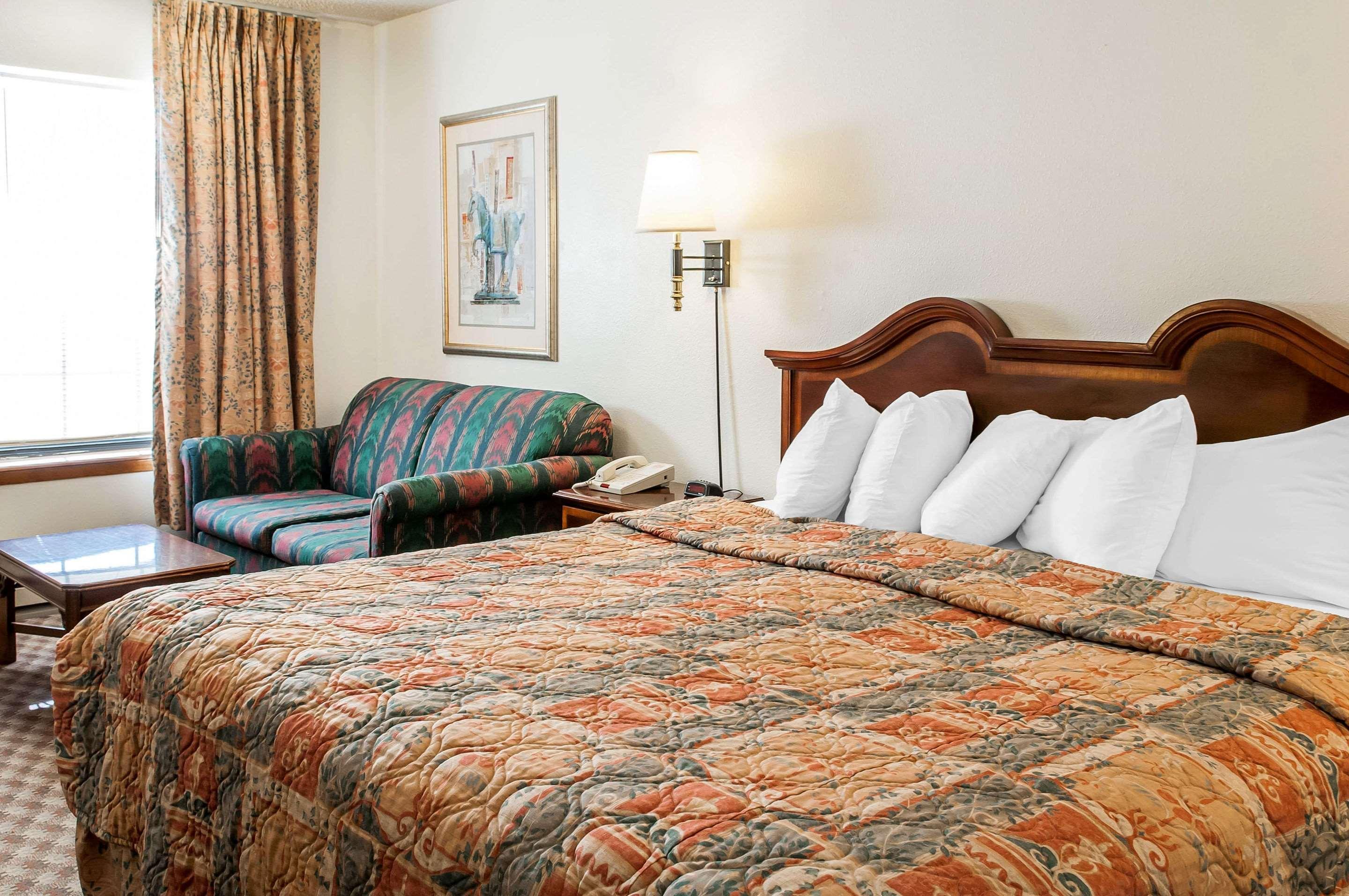 Econo Lodge Eagle Nest Dış mekan fotoğraf
