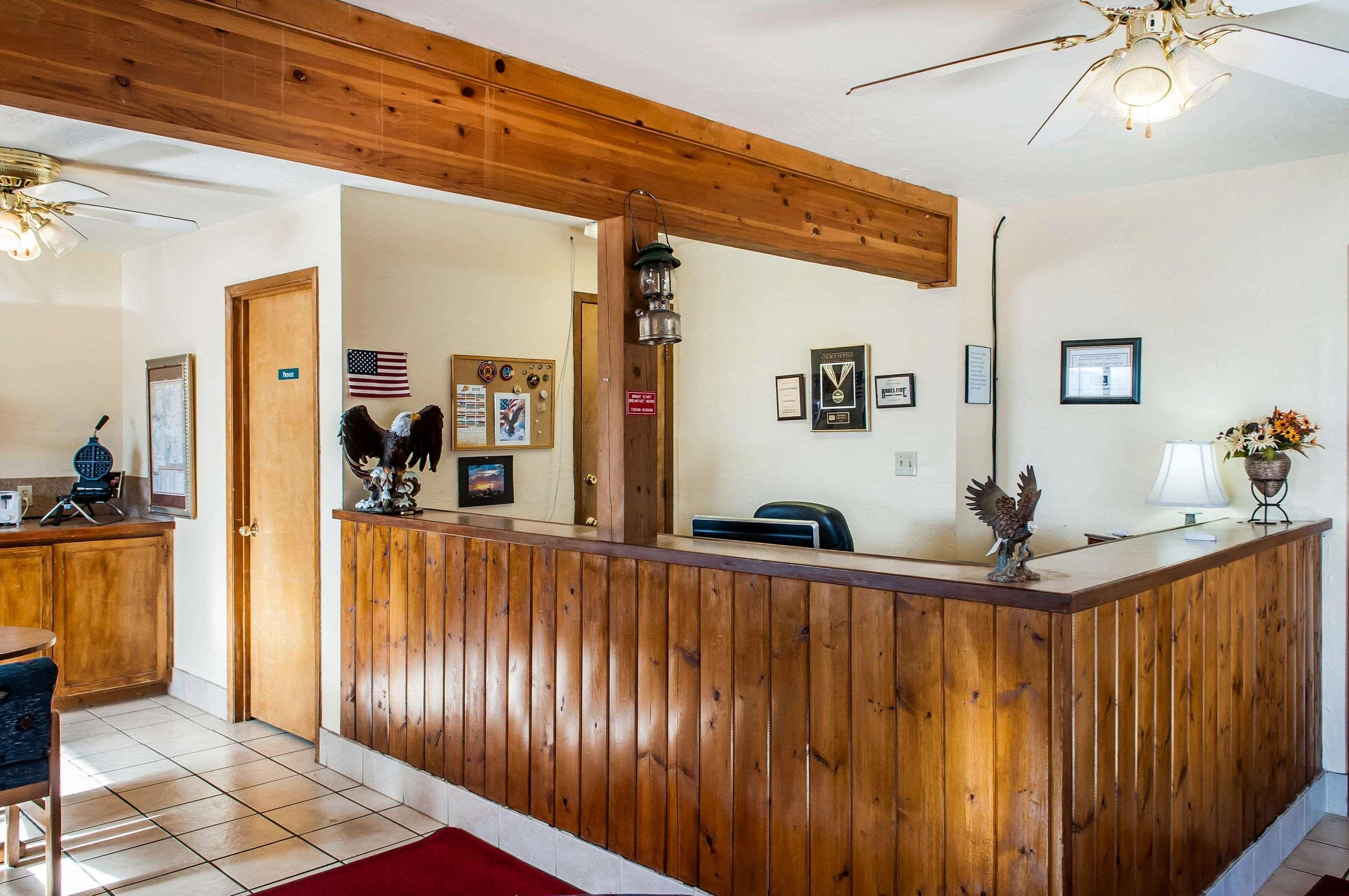 Econo Lodge Eagle Nest Dış mekan fotoğraf