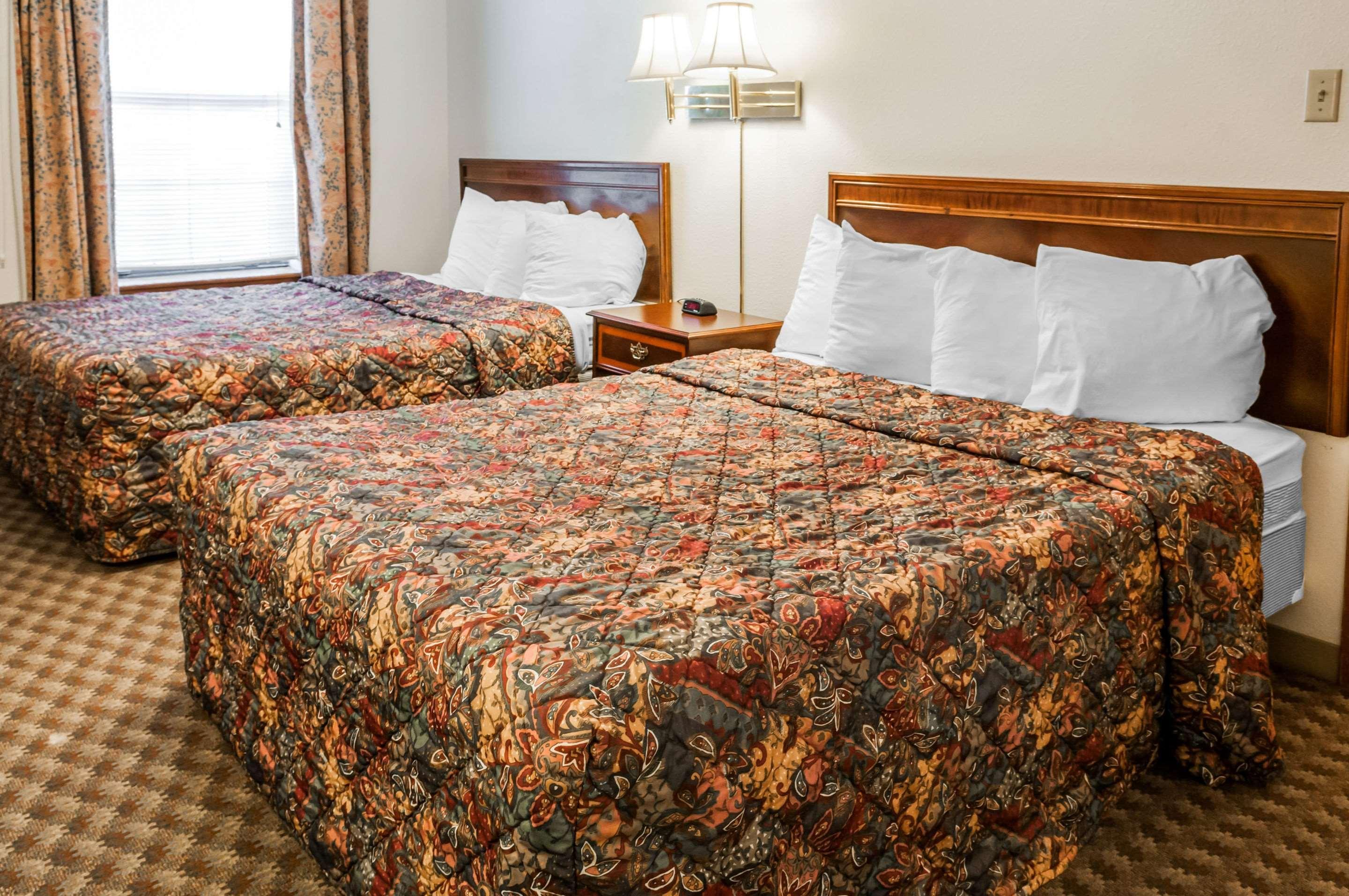 Econo Lodge Eagle Nest Dış mekan fotoğraf
