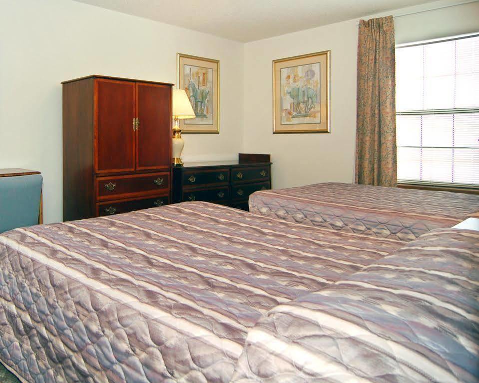 Econo Lodge Eagle Nest Dış mekan fotoğraf